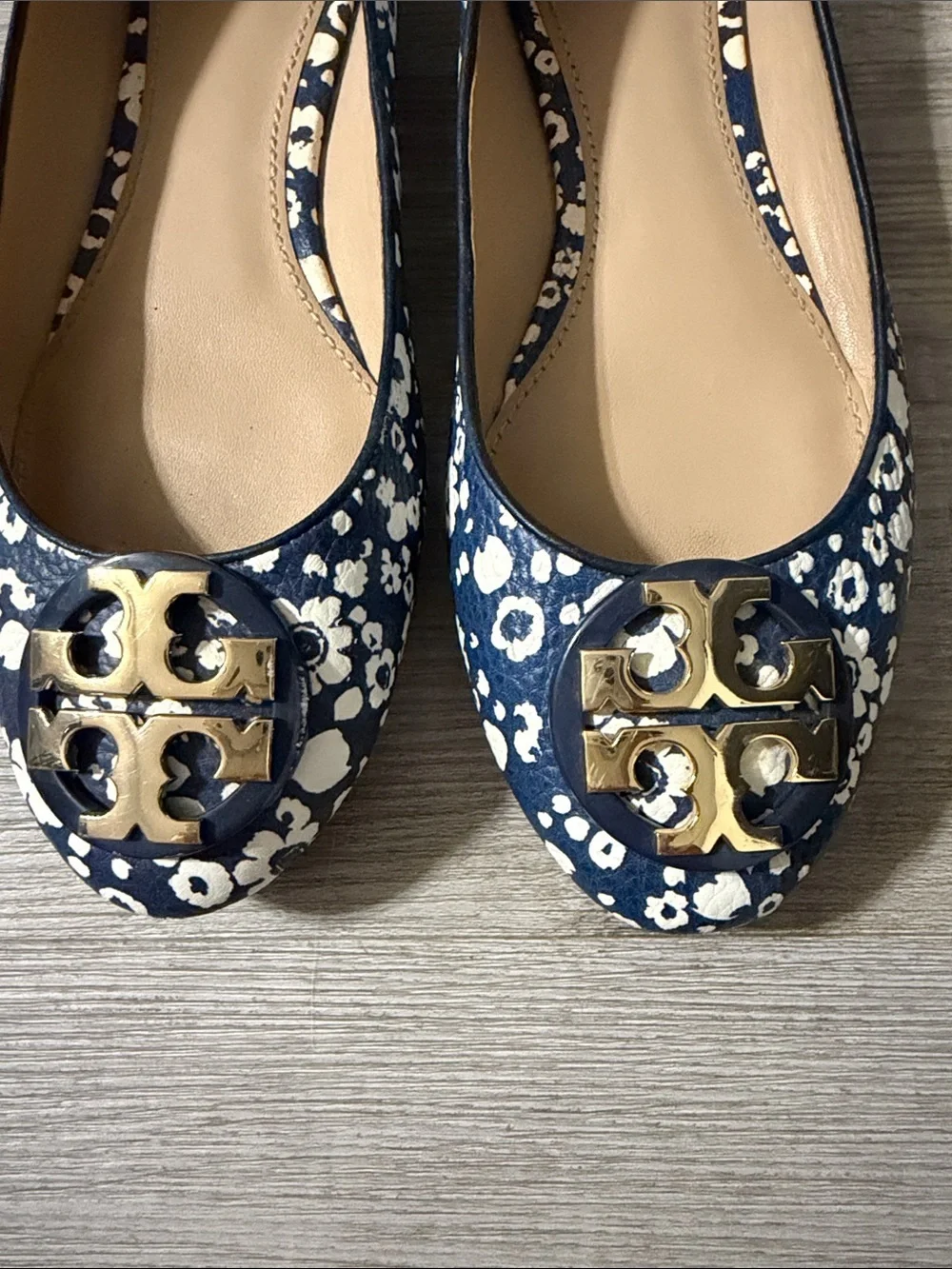 Women’s Tory Burch flats 💙